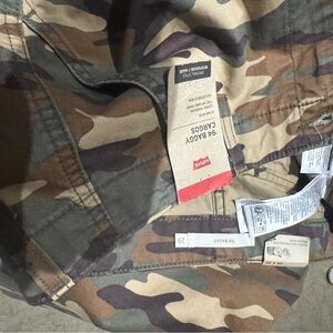 Levi's 94 Baggy Cargos (W) Brand New